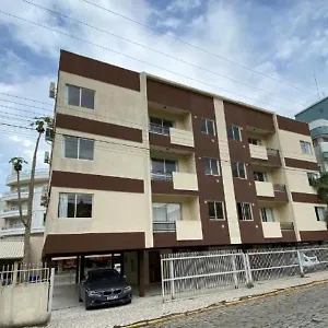 Residencial Zarling A 50m Da Avenida De Apartamento Bombinhas